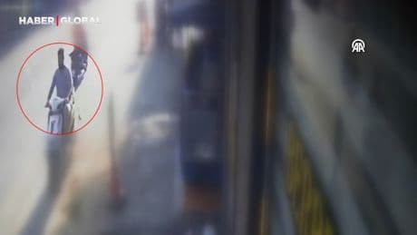 Annesini öldüren şüphelinin olay yerine gelişi kamerada