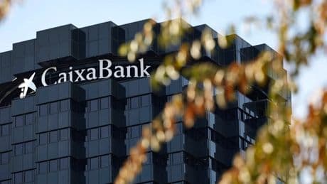 CaixaBank gana un 10% más hasta junio y supera los 2.900 millones de beneficio por el impulso del negocio