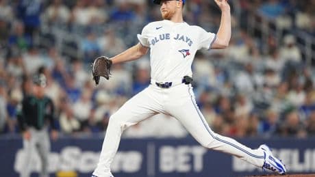 Lauer in form as Blue Jays dump Diamondbacks 8-1