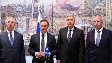 En direct, guerre en Ukraine : une rencontre entre Vladimir Poutine et Volodymyr Zelensky est « possible » si Moscou et Kiev ont trouvé des « accords » avant, estime la Russie