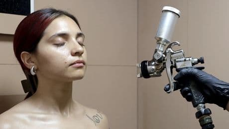 La revolución del bronceado sin tomar el sol: &quot;En siete minutos te secas y te vas morena a casa&quot;