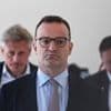 Ernste Mienen, leere Sitze : Merz’ historisches Scheitern im Bundestag – in Bildern