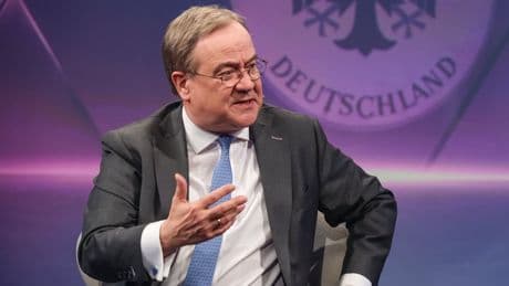 Nach der Raser-Fahrt - Laschet reagiert auf Söder-Spott