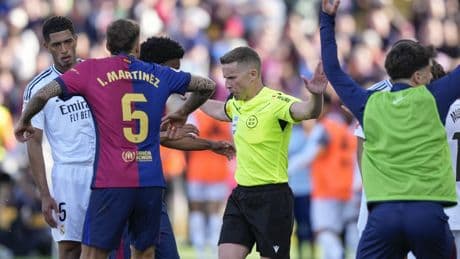 La locura y la polémica del clásico: dos revisiones del VAR, tres goles anulados y los "regalos" que mataron al Madrid de Ancelotti en 20 minutos