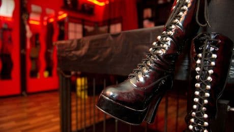 Justiz: Kunde geprellt? Domina wegen Steuerhinterziehung vor Gericht