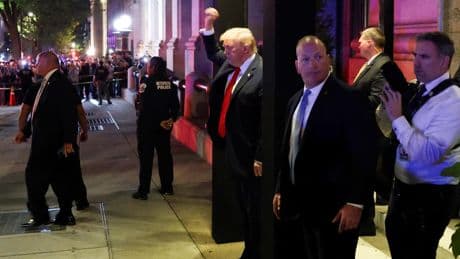 Washington : Donald Trump hué et qualifié de «Hitler de notre époque» dans un restaurant