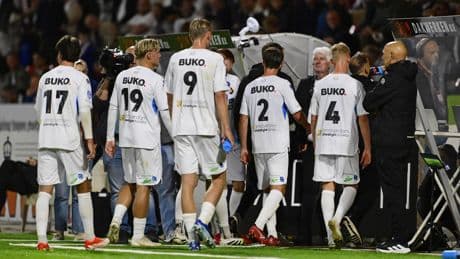 Kansen missend Telstar laat FC Volendam in vissersderby ontsnappen, zoektocht  naar scorende spits duurt voor