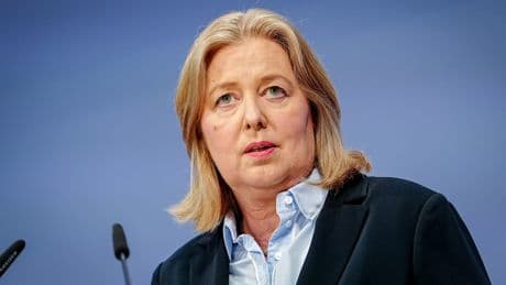 Experten zerreißen Gesetzespaket - Jetzt wird die Rente richtig teuer!
