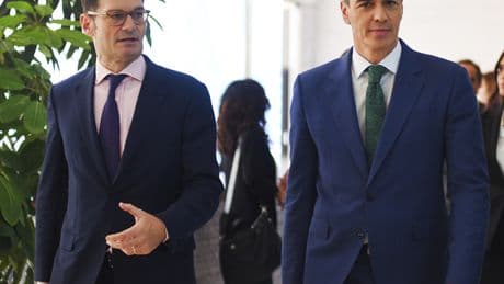 Sánchez rechaza normalizar relaciones con el presidente de Prisa pese a la mediación de Borrell y respalda a los 'rebeldes'