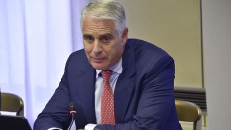 Unicredit, Orcel scrive al governo tedesco. Berlino, «parli con Commerz»