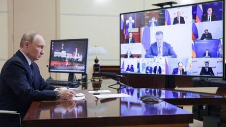 Putin descarta pactar un alto el fuego en Ucrania tras acusar a Zelenski de haber llevado a cabo "ataques terroristas" en Rusia