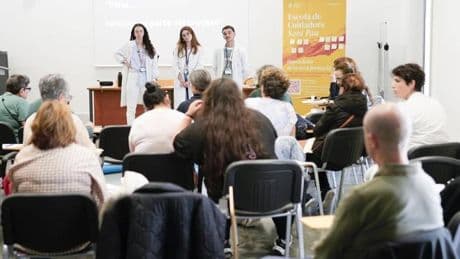 Sant Pau ofrece formación gratuita a familiares que cuidan a ancianos dependientes en casa