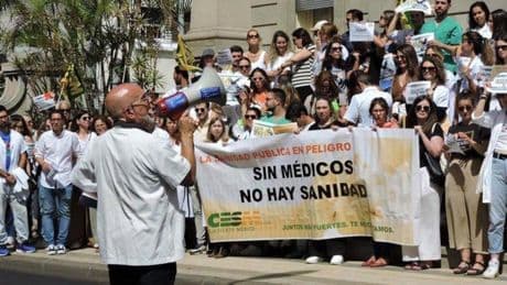 Los médicos se quedan solos en su petición de un Estatuto Marco propio: Sanidad y el resto de sindicatos lo rechazan