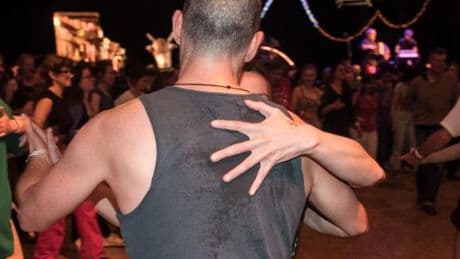 De la danse à l’artisanat, la tradition est-elle le nouveau cool ? : « On a envie de se réapproprier le folklore, pour qu’il ne soit pas relié à l’extrême droite »