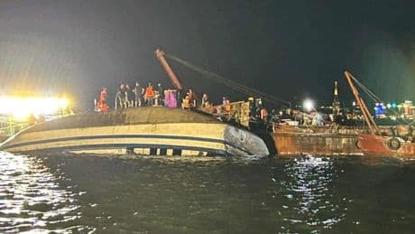 Vietnam'da tur teknesi alabora oldu: 34 ölü, 8 kayıp