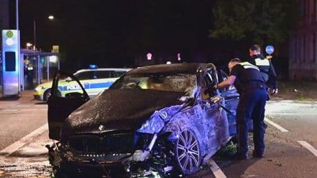 Oldenburger Stadtring: Fahrer fährt bei Autorennen gegen Haus - mehrere Verletzte