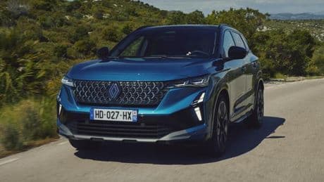 Renault Austral, il Suv ibrido si rinnova e punta sulla tecnologia. La prova