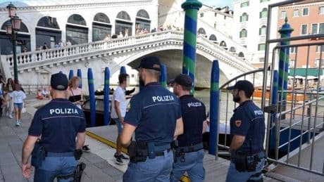 Venezia ostaggio dei baby borseggiatori: la lotta quotidiana tra rom e forze dell'ordine