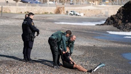 L’enclave espagnole de Ceuta confrontée à un afflux de mineurs venus du Maroc