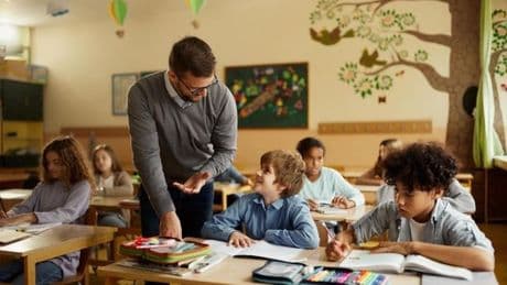 Linke fordert kostenlose Schulbücher: „Bildung ist kein Luxus“