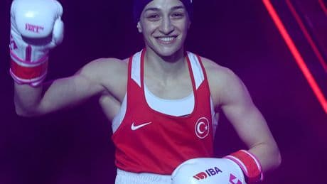 Buse Naz Çakıroğlu çeyrek finalde!