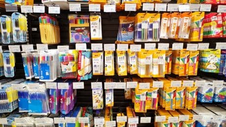 211,10 euros pour un collégien: le prix des fournitures scolaires en baisse "pour la première fois depuis plusieurs années"