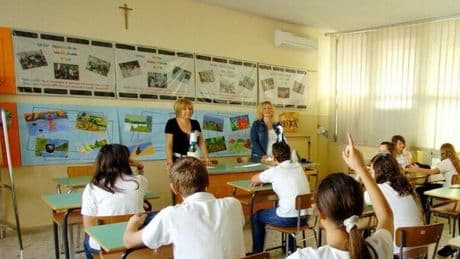 Scuola, aumento stipendi: 150 euro lordi per i docenti e 130 euro per il personale Ata. Riprende la trattativa sul contratto