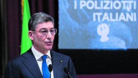 "La sfida della Polizia ai reati via web"