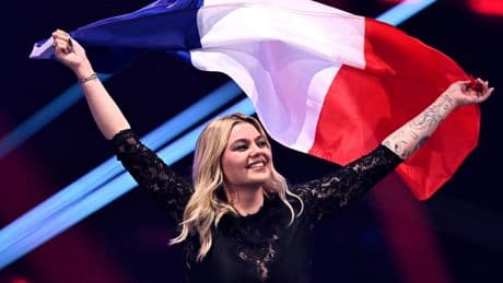Après l’Eurovision, Louane s’offre un duo international avec l’un des Jonas Brothers