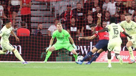 Ligue 1 : contrôle dos au but, enchaînement et frappe imparable, en vidéo, le sublime but de Giroud avec Lille