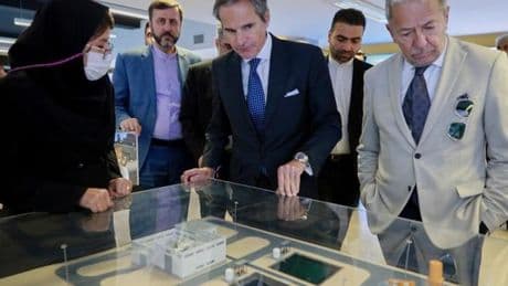 Nucléaire : l’Iran est prêt à accepter un accord en cas de levée des sanctions, affirme un conseiller du Guide suprême
