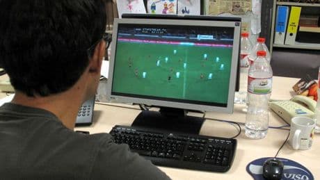 ¿Me pueden multar por ver fútbol pirata en mi casa?