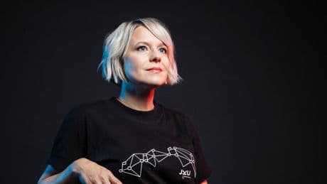 Interview: "Wir können gar nicht anders, als in ChatGPT etwas Menschliches zu sehen"