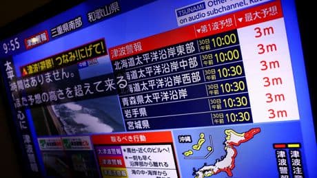 EN DIRECT - Alerte au tsunami : des vagues de 3 mètres attendues dans le Pacifique, la centrale de Fukushima évacuée au Japon