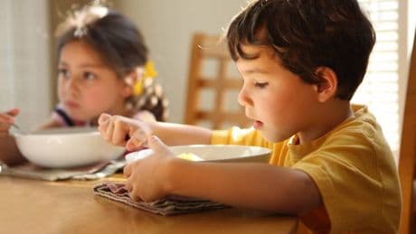 Dietitian shares one thing you should never do when your child refuses to eat