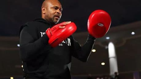 Roy Jones Jr offers to help coach UFC star ahead of historic world title fight