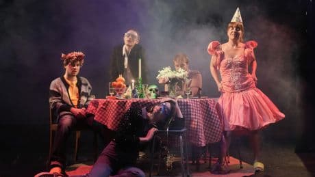 Au Théâtre Lepic, une « Fête des mères » explosive
