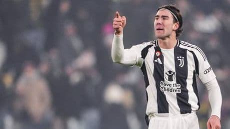 Max chiama Vlahovic tentato dai petrodollari. Gli arabi vogliono l'eterna sfida Messi-CR7