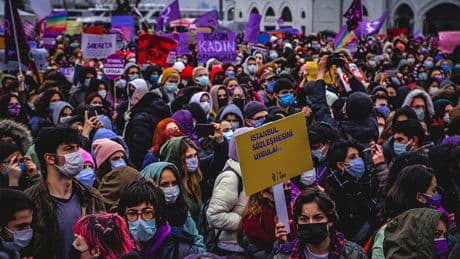 UN Women raporu: 2030’a kadar milyonlarca kadın yoksulluk riski altında