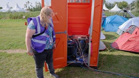 Op het hackersfestival is het toilethokje een ‘dataplee’. ‘We komen hier om ons normaal te voelen’
