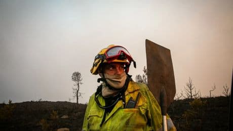 Sanabria aún arde pese al regreso de los vecinos y la lucha sin tregua de los bomberos: "El fuego corre más rápido que nosotros"