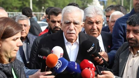 Devlet Bahçeli'den Ahmet Türk'e 'hayırlı olsun' telefonu