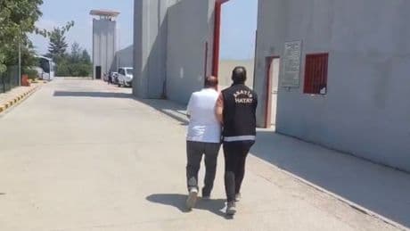 Hatay’da göçmen kaçakçılığı suçundan aranan şahıs yakalandı
