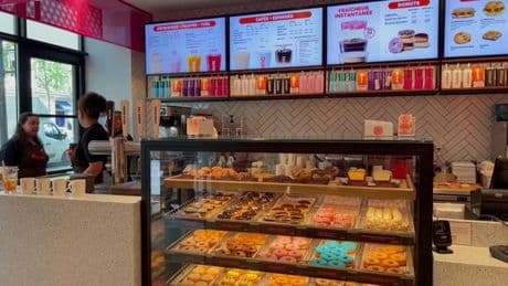 Donut spécial Paris et café à l'azote: le géant Dunkin' Donuts ouvre sa première boutique en France