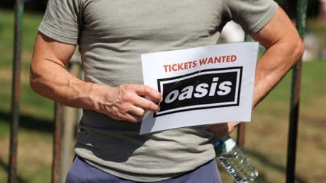 Oasis konserinde Guardiola gerginliği: Kimi yuhalıyorsunuz lan!