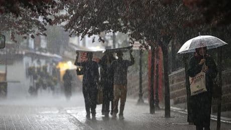 Meteorolojiden kuvvetli rüzgar ve yağış uyarısı: Birçok ilde gök gürültülü sağanak