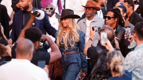 Beyoncé au premier rang du défilé Vuitton à Paris lors de la Fashion Week