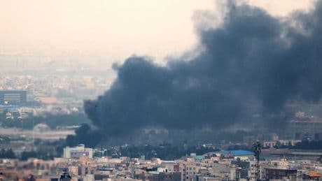 'Ik kan niet weg': angst en onzekerheid in Teheran