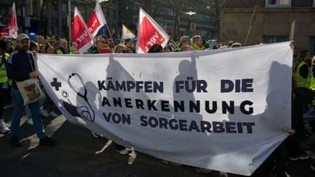 Unbezahlte Arbeit | »Niemand darf wegen Sorgearbeit benachteiligt werden«