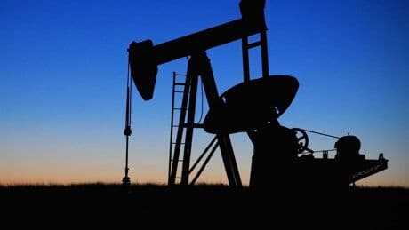 Petrol fiyatları son dört yılın en düşük seviyesinden yükseldi